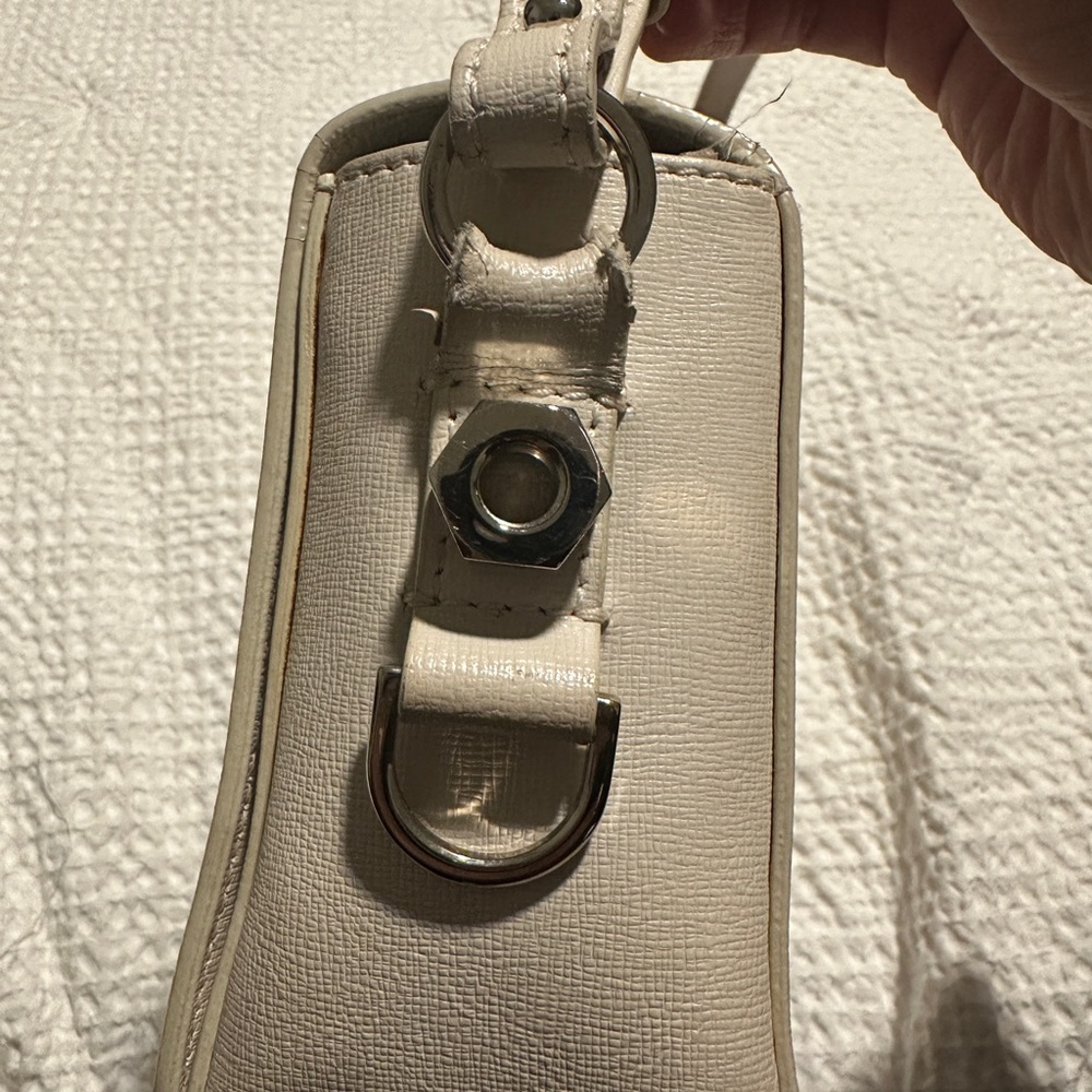 Off-White Black and Cream Diagonal Stripe bag - Picture 4 of 6